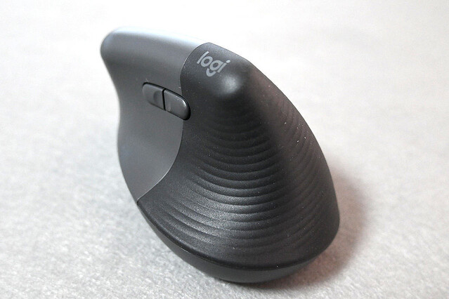 山田祥平のニュース羅針盤 第330回 ロジクールの縦型マウス「LIFT M800」実機インプレッション