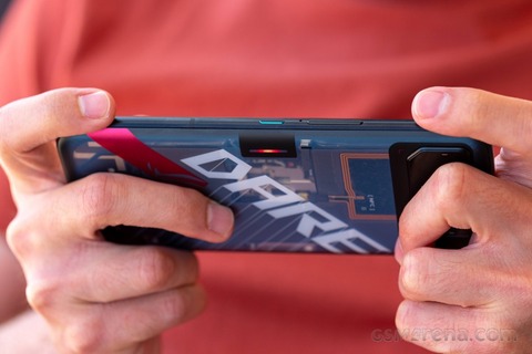 ASUS、Snapdragon 8+ Gen 1搭載の次期ゲーミングスマホ「ROG Phone 6」の投入を予告！プロトタイプで性能もチェック