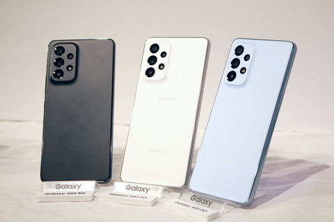 新スマホ「Galaxy A53 5G」が5月27日に発売！NTTドコモ版「SC-53C」は5万9400円、au・UQ mobile版「SCG15」は5万9835円