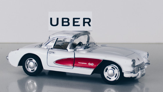 Uberはどうやって配車サービス業界で収益を上げて急成長を遂げたのか？