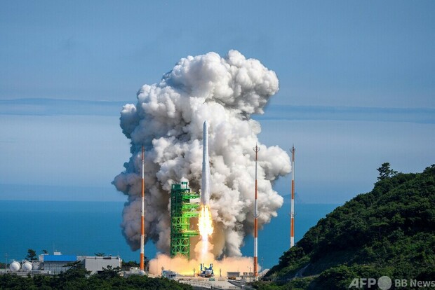 韓国、国産ロケット打ち上げ 衛星の軌道投入に成功