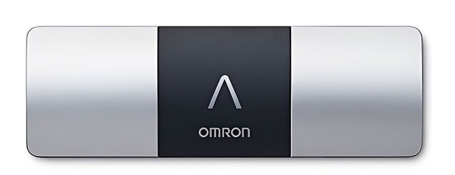 オムロン、心房細動の早期発見に役立つ手のひらサイズの携帯心電計