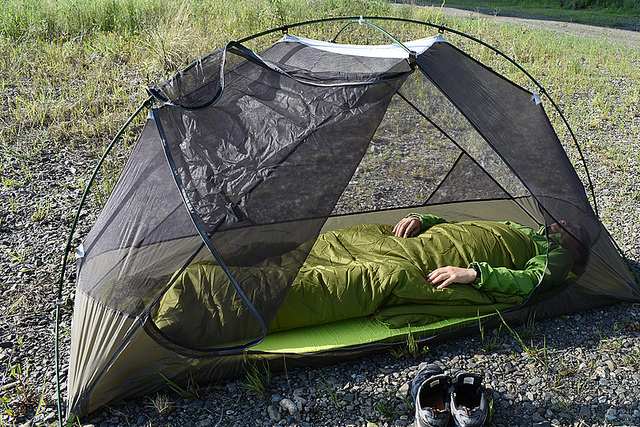 マットレス一体型寝袋「Zenbivy MotoBed」をキャンプで試してみた