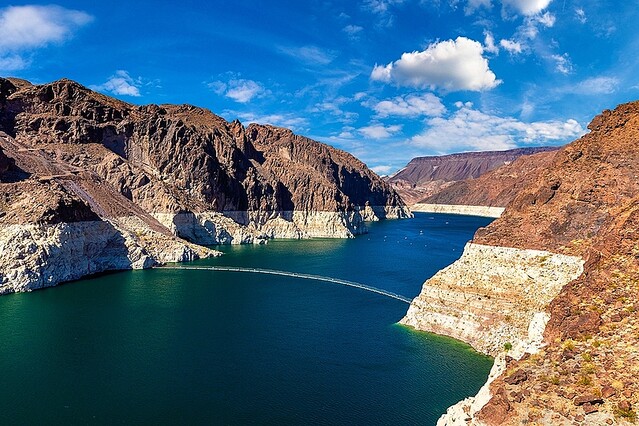 メガ干ばつで米南西部の貯水湖が電力と水を供給できなくなる日がくるかも