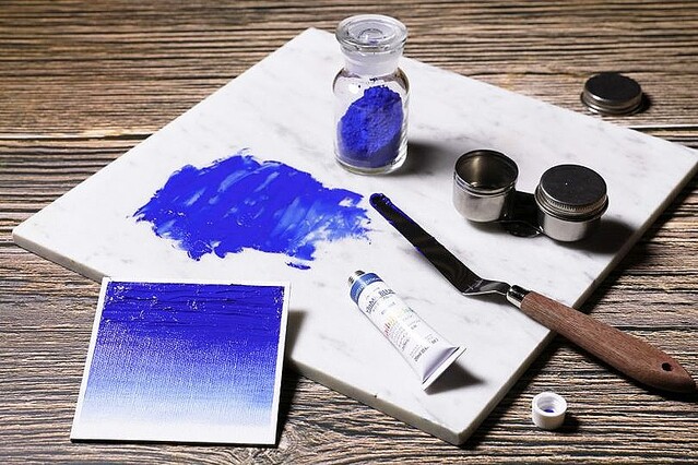 ついに日本でも買える！偶然生まれた新しい青色｢YInMnブルー｣の油絵の具が数量限定で発売