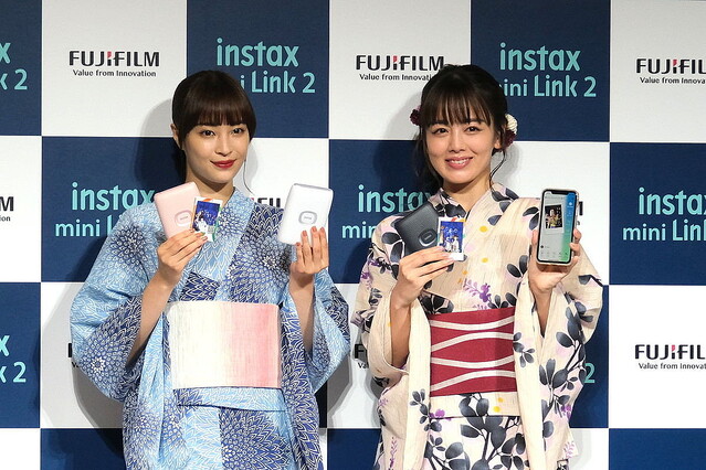 “チェキ”新製品「instax mini Link 2」発表! 広瀬すずさん、伊原六花さんが登場