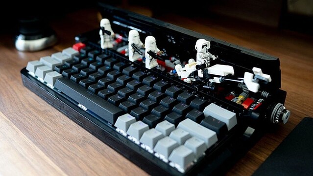 レゴでデコれるキーボード。可愛いだけじゃなくちゃんと使えます