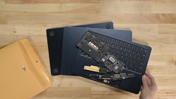 iFixit、M2 MacBook Airの分解動画を公開。放熱が不十分と指摘