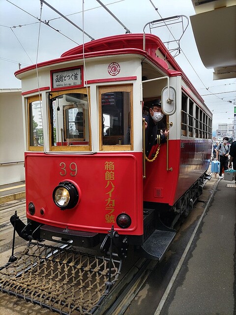 ３年ぶりに復活！運行再開した函館名物レトロ電車・箱館ハイカラ號 「この日が来るのを待ち望んでいた」