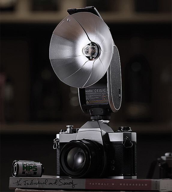 GODOX、レトロカメラフラッシュ「Lux Senior」発表