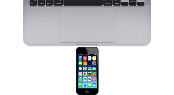 MacBookの筐体の凹みとiPhone5が完全に一致する件について