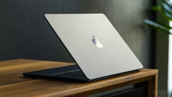 M2搭載MacBook Airの256GBモデルは「SSDの転送速度がM1搭載MacBook Proより遅い」という指摘