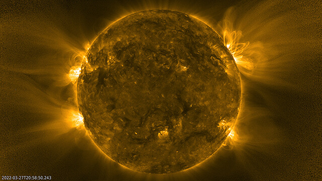 1万度以上の灼熱地獄。ソーラーオービターから届いた太陽の最新映像をどうぞ