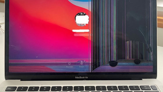 「理由もなくM1搭載MacBook Airの画面が割れた」との訴えに同意の声が多数、集団訴訟も提起される