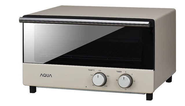 アクア、メイン料理も作れる遠赤外線ヒーター搭載の4枚焼きトースター