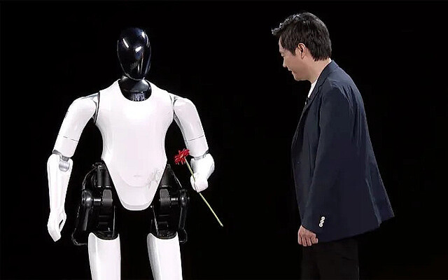 中国Xiaomi、人型ロボット「CyberOne」発表。ステージを歩く姿に驚きの声！