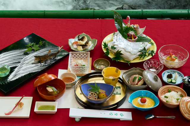 昭和7年創業 老舗料理旅館！京都・貴船 「ひろや」の川床料理【そうだ 京都、行こう。】