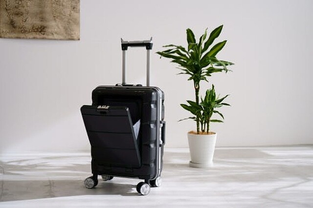 移動中に便利な機能満載のスーツケース「LiJ」の先行販売が終了間近