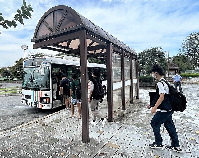 埼玉工業大、自動運転の大型バスをスクールバスに 私立大初