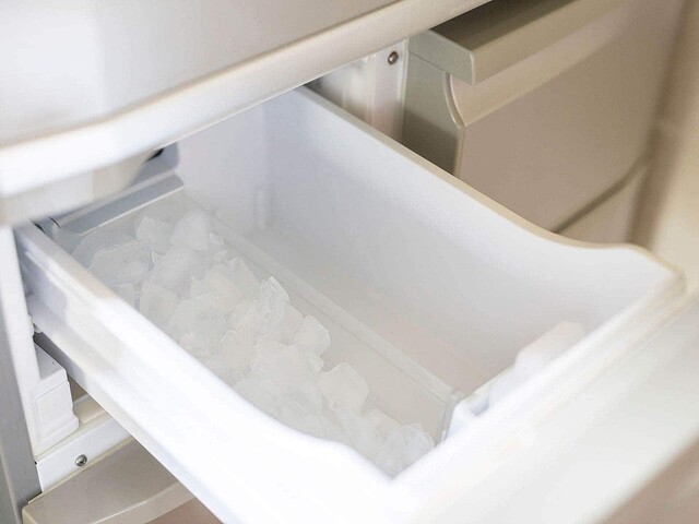 冷蔵庫の「製氷機」はどのくらいの頻度で洗うのが正しい？ 推奨される掃除頻度は