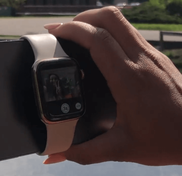 Apple Watchのカメラリモートアプリは自撮りファインダーとして使用可能