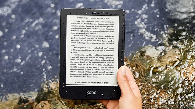 楽天「Kobo Clare 2E」、防水機能追加でKindle Paperwhiteといい勝負！