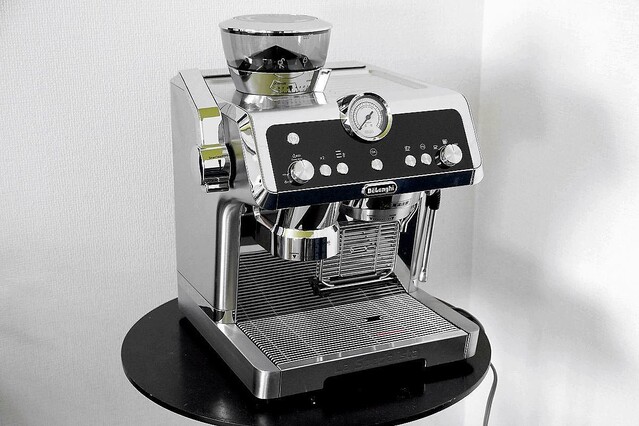 デロンギのコーヒーマシン「EC9355J-M」レビュー、半自動マシンならではのコーヒーを淹れる楽しさ