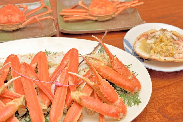 「ブランド蟹」の知名度ランキング 2位「松葉がに」、1位は福井県で水揚げされる「オスのズワイガニ」