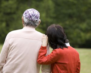 年上彼氏を作った61歳、妻と死別し出会いを求める82歳…拡大する高齢者の恋愛市場