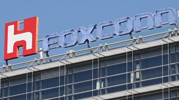 従業員の暴動起きたFoxconn、退職希望者2万人に19万円支払う羽目に