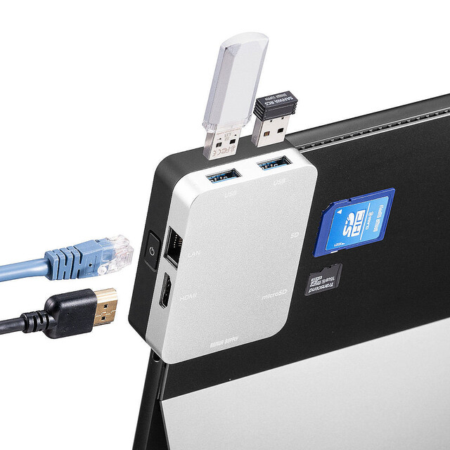 サンワダイレクト、Surface Pro 8の角に装着できる専用USBハブ