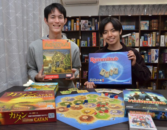 多忙なはずなのに…医学生が「ボードゲーム店」を“起業”した深いワケ 学生にも地域住民にも「新たな発見がある場」に