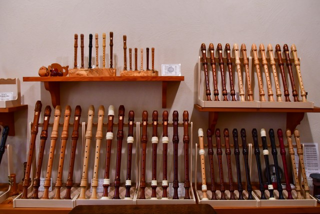 紡績機械のボビン手がけた高度な木工技術、リコーダーに生かして半世紀 大阪の竹山木管楽器製作所を訪ねた