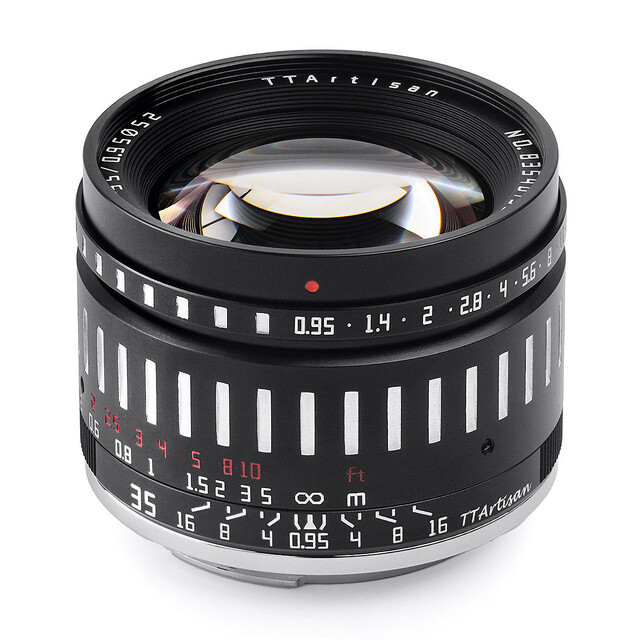 銘匠光学、APS-C用の大口径標準レンズ「TTArtisan 35mm F0.95 C」発売