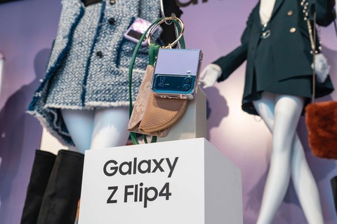 楽天モバイル、フォルダブルスマホ「Galaxy Z Flip4 SM-F721C」にAndroid 13へのOSバージョンアップを含むソフトウェア更新が提供開始