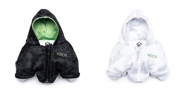 コントローラーに愛を。Xboxのコントローラーを寒さから護る（？）パーカー