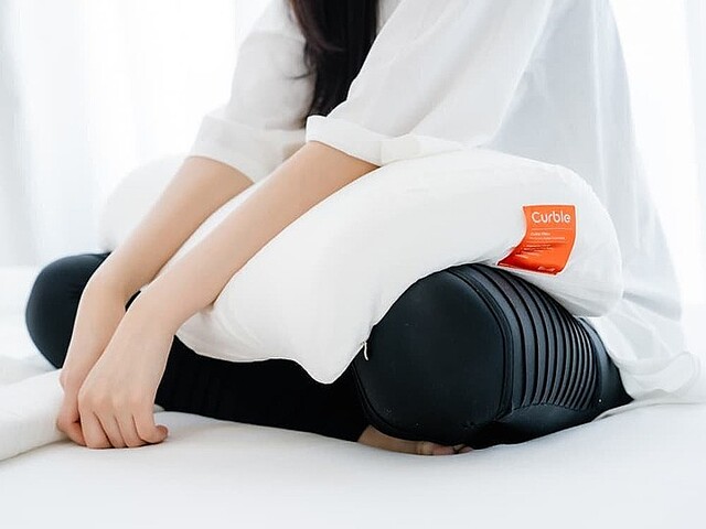 ハンモックフレームで圧力分散する枕「Curble Pillow」