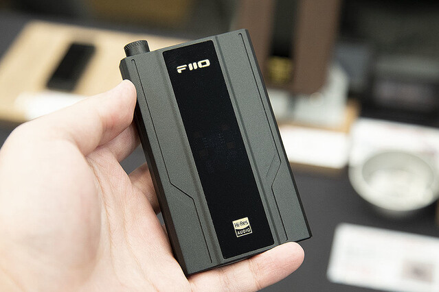FiiO新ポタアン「Q11」登場、4.4mmバランス/USB-C搭載 – ポタフェス2022冬