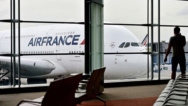 CO2排出量削減のため、フランスが飛行時間2.5時間未満の短距離路線を禁止