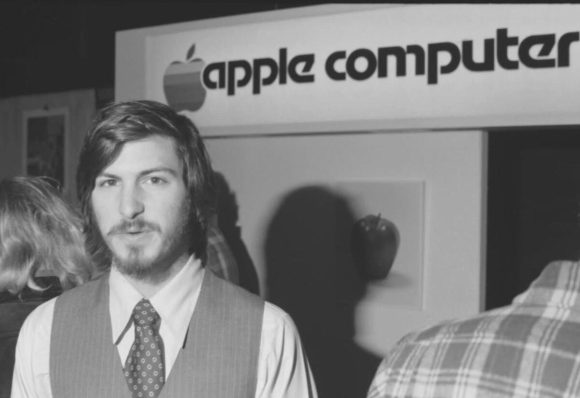 Appleの最初の看板、ウォズニアック氏の道具箱がオークションに出品