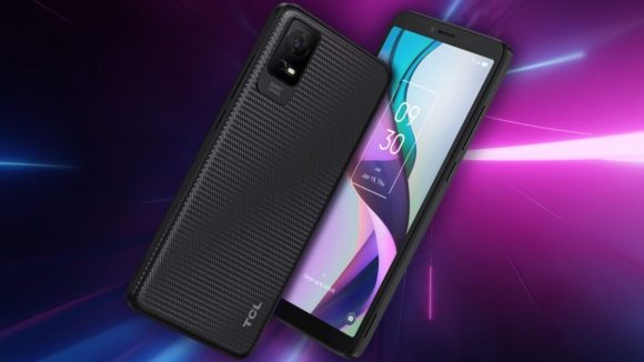 TCL、取り外し可能なバッテリー搭載のスマホを発売
