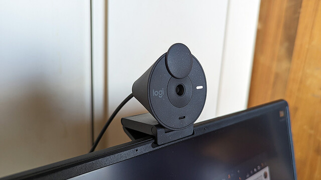 ユニークな円すい型デザインでコンパクトなウェブカメラ ロジクールが「BRIO 300」を2月2日に発売へ