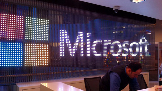 MicrosoftはOpenAIのChatGPTをBingやOfficeに統合するために100億ドルの投資を検討している