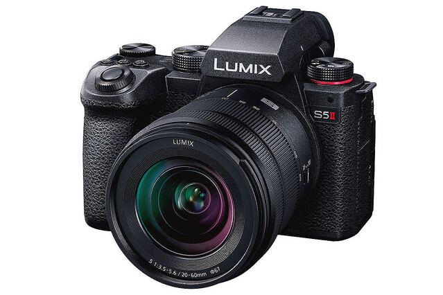パナソニック、像面位相差AF搭載の「LUMIX S5II」 動画重視の“黒い”派生モデルも