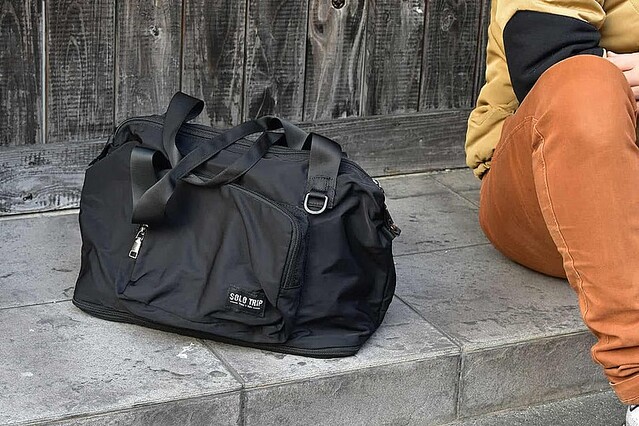 仕事から遊びまで幅広く活用できるミニマルトートバッグ「SOLO TRIP」の実力をチェック