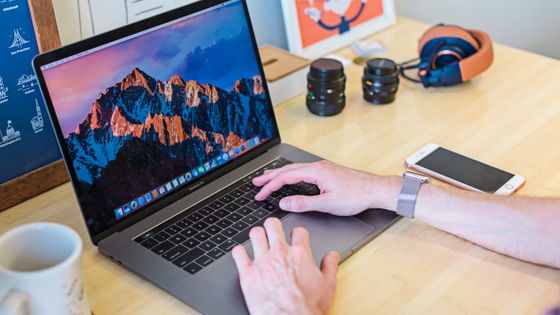 Appleはタッチスクリーン付きの有機ELディスプレイMacBook Proを2025年にリリースする予定と報じられる