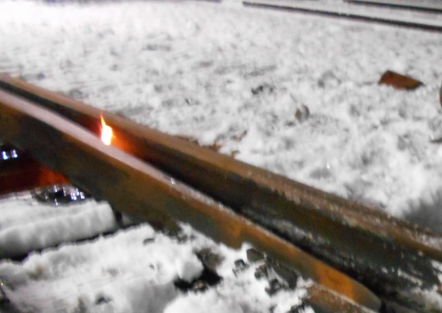 線路から炎…でも「火事ではありません」→「これがカンテラか」「通報しちゃいそう」 山陽電鉄の投稿が話題