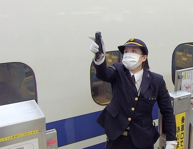 「新幹線京都駅に滑らか英語、きびきび動作の女性駅員がいます」 JR東海から耳寄り情報 会いに行った