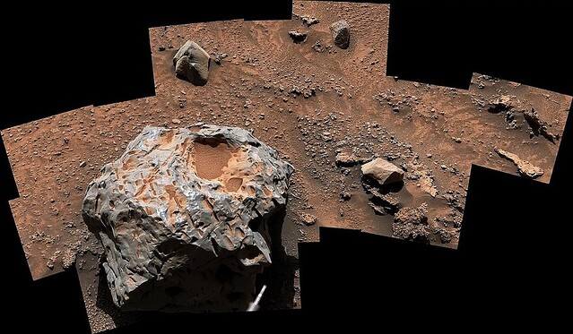 探査車キュリオシティ、火星で隕石を見つける
