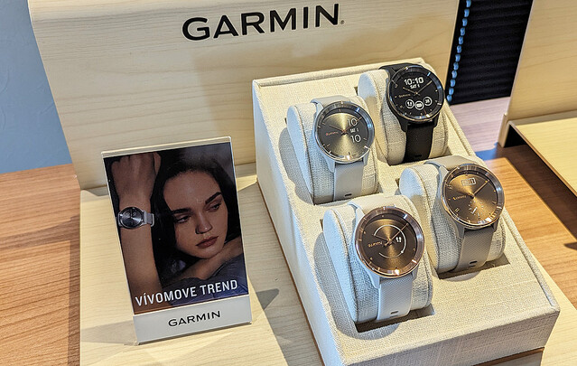 Garminがアナログ針とタッチディスプレイ搭載の女性向けハイブリッドスマートウォッチ「vivomove Trend」を発売